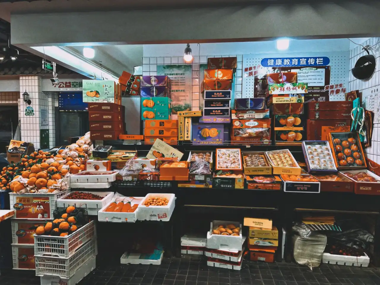 南昌高新区图文广告制作工艺对比分析：数码印刷与胶印的选择